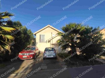 SE VENDE CASA HUECHURABA LA LIGURIA 203 mts2 3D 3B + 2 estac