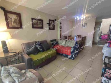 SE VENDE CASA HUECHURABA LA LIGURIA 203 mts2 3D 3B + 2 estac