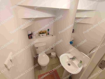 SE VENDE CASA HUECHURABA LA LIGURIA 203 mts2 3D 3B + 2 estac