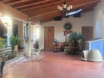CASA EN RENTA EN SANTIAGO EL CERCADO N.L.