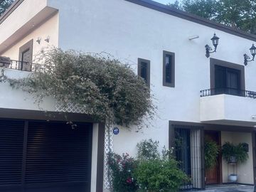 CASA EN RENTA EN SANTIAGO EL CERCADO N.L.
