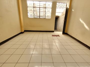 REMATE DE CASA CERCA DE AVENIDA MÉXICO Y SAENZ PEÑA EN CHICLAYO