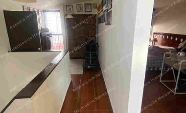 CASA EN VENTA EN ESQUINA  LOMAS 3 SECC