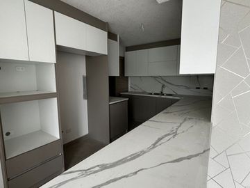 PONCEANO ALTO; 3 DORM; 2 BAÑOS; 2 GAR; 1 BOD, BALC, 138/107 M2: REF 202
