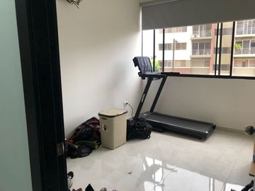 vendo departamento de 2 dormitorios frente al Centro Comercial El Dorado.
