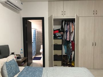 vendo departamento de 2 dormitorios frente al Centro Comercial El Dorado.