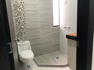 vendo departamento de 2 dormitorios frente al Centro Comercial El Dorado.
