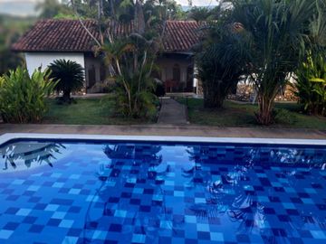 VENTA DE CASA PISCINA EN MELGAR VALLE DE LANCEROS