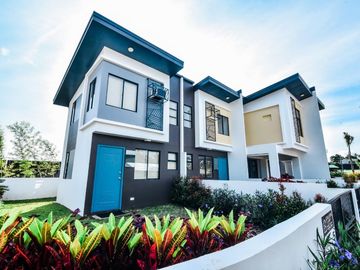 HOUSE AND LOT IN CALAMBA NEAR RESORTS AND MALLS