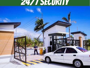 HOUSE AND LOT IN CALAMBA NEAR RESORTS AND MALLS