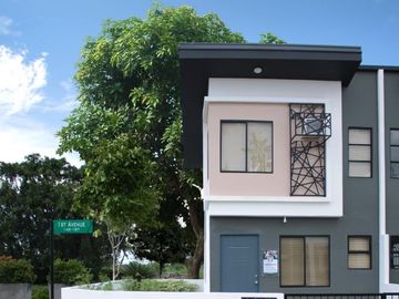 HOUSE AND LOT IN CALAMBA NEAR RESORTS AND MALLS