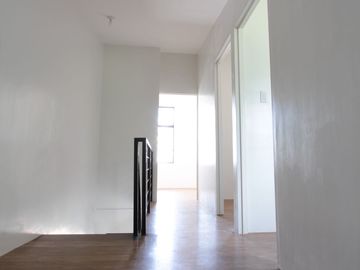 HOUSE AND LOT IN CALAMBA NEAR RESORTS AND MALLS