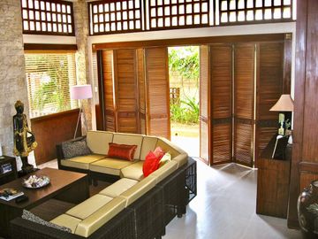 180 sq.m. furnished  beach condo unit of 2-BR in an upscale resort-Mactan @ P25M
