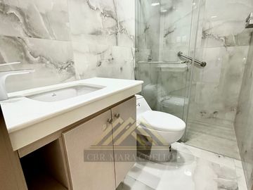 Departamento en alquiler amoblado, sector Torre Medica La Carolina ingreso a Machala