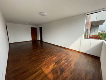 VENDO CÉNTRICO DEPARTAMENTO - VISTA EXTERNA - 3 DORMITORIOS - COCHERA - PISO 3 - NO ASCENSOR