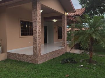 SE VENDE CASA DE PLAYA CON 2 LOTES EN LAS LAJAS DE CHAME