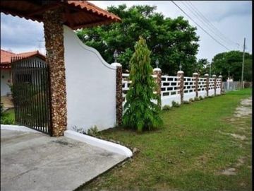 SE VENDE CASA DE PLAYA CON 2 LOTES EN LAS LAJAS DE CHAME