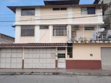 VENTA CASA RENTERA CDLA COMEGUA 3 PISOS