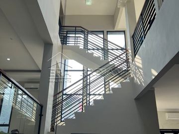 Rumah minimalis modern  di Bintaro Sektor 7, Cluster Kebayoran Village, Langsung Owner