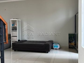 Rumah minimalis modern  di Bintaro Sektor 7, Cluster Kebayoran Village, Langsung Owner
