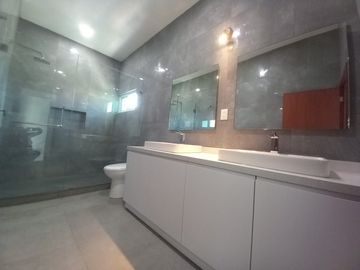 CASA EN VENTA EN LOMAS DE COCOYOC