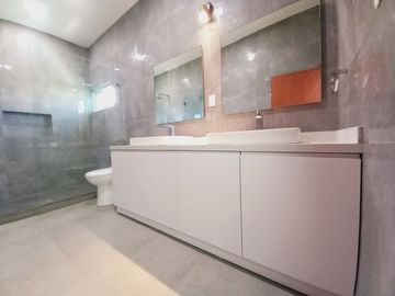CASA EN VENTA EN LOMAS DE COCOYOC