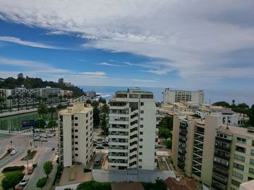 VENDO LINDO  Departamento 2D,2B,2E , con  vista   al mar , sector poniente