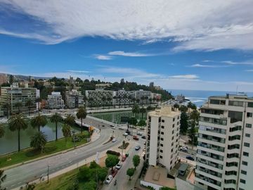 VENDO LINDO  Departamento 2D,2B,2E , con  vista   al mar , sector poniente