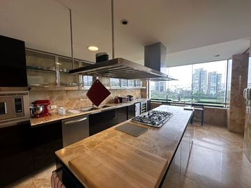 VENTA DE DEPARTAMENTO EN SAN ISIDRO CON VISTA AL GOLF
