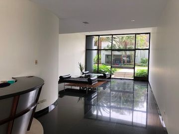 VENTA DE DEPARTAMENTO EN SAN ISIDRO CON VISTA AL GOLF