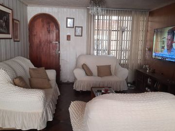 CASA EN VENTA COMO TERRENO AV. PEDRO SILVA SAN JUAN DE MIRAFLORES