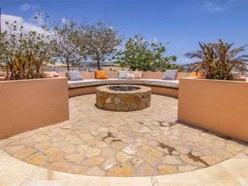 Residencia con vista al mar, Area de asador pegada a la alberca privada, Jacuzzi, Terraza y Fogata,  Pacific Ocean, Cabo San Lucas.