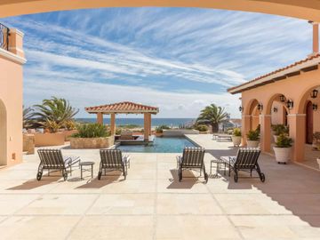 Residencia con vista al mar, Area de asador pegada a la alberca privada, Jacuzzi, Terraza y Fogata,  Pacific Ocean, Cabo San Lucas.