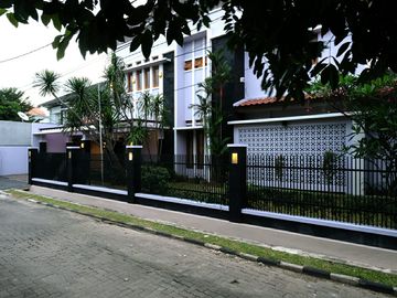 Rumah Bagus Strategis Siap Huni Di Lebak Bulus Jakarta Selatan