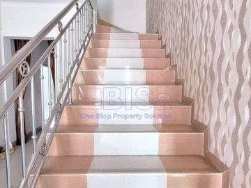 Dutamas Batam Center Luxury 3 Floor House