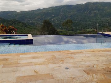 SE VENDE HERMOSA CASA CAMPESTRE DE DOS PISOS EN PRIMAVERAS DE PAYANDÉ VILLETA CUNDINAMARCA