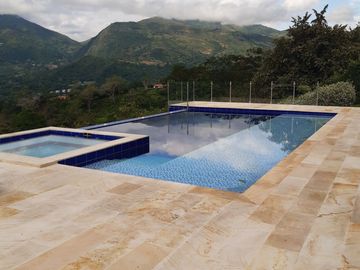 SE VENDE HERMOSA CASA CAMPESTRE DE DOS PISOS EN PRIMAVERAS DE PAYANDÉ VILLETA CUNDINAMARCA