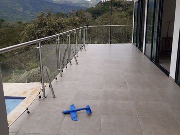 SE VENDE HERMOSA CASA CAMPESTRE DE DOS PISOS EN PRIMAVERAS DE PAYANDÉ VILLETA CUNDINAMARCA