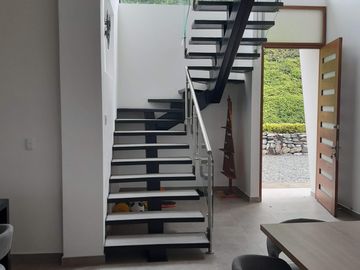 SE VENDE HERMOSA CASA CAMPESTRE DE DOS PISOS EN PRIMAVERAS DE PAYANDÉ VILLETA CUNDINAMARCA