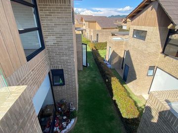 VENDO CASA EXCELENTE UBICACION LA PRADERA CAJICA