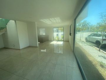 VENTA CASA PARQUE AGUASCALIENTES LOMAS DE ANGELÓPOLIS PUEBLA CAS_4658 PUE/CM