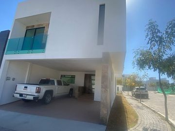 VENTA CASA PARQUE AGUASCALIENTES LOMAS DE ANGELÓPOLIS PUEBLA CAS_4658 PUE/CM