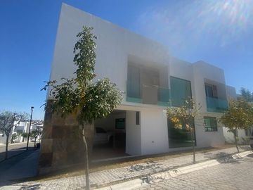 VENTA CASA PARQUE AGUASCALIENTES LOMAS DE ANGELÓPOLIS PUEBLA CAS_4658 PUE/CM