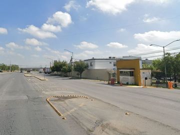 Hermosa y amplia casa en remate en  Reserva de Anáhuac, San Nicolás de los Garza García. Nuevo León!