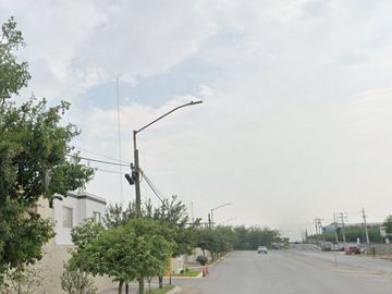 Hermosa y amplia casa en remate en  Reserva de Anáhuac, San Nicolás de los Garza García. Nuevo León!