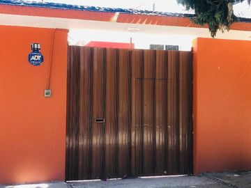 VENTA DE CASA EN LOMAS DEL MARMOL
