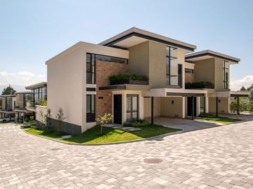 Venta - Casa - Cumbayá - Lujo - Norte - Quito