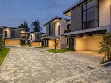 Venta - Casa - Cumbayá - Lujo - Norte - Quito