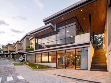 Venta - Casa - Cumbayá - Lujo - Norte - Quito