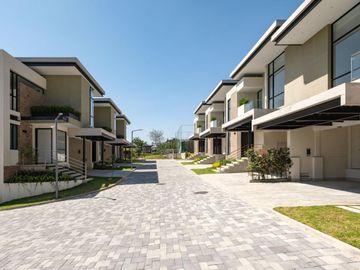 Venta - Casa - Cumbayá - Lujo - Norte - Quito